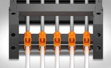 Strain relief devices for energy chains